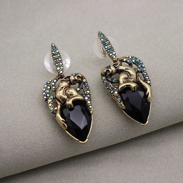 selling funds small and medieval earrings carti leopard series heavy industry black gold, Golden;silver
selling funds small and medieval earrings carti leopard series heavy industry black gold, Golden;silver