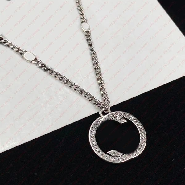 antique silver vintage snake pattern pendant necklace personalized fashion necklace for men and women. classic brand designer jewelry.
antique silver vintage snake pattern pendant necklace personalized fashion necklace for men and women. classic brand designer jewelry.