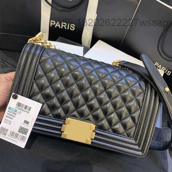10a designer shoulder bag 25cm boy sheepskin flap bag channel lady crossbody chain with box c269
10a designer shoulder bag 25cm boy sheepskin flap bag channel lady crossbody chain with box c269