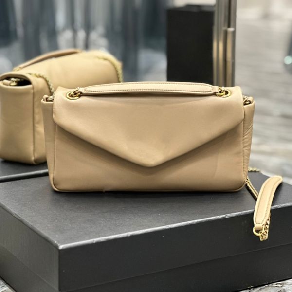 classic designer bag in lambskin mirror quality shoulder bags decorated with chain crossbody strap that can be worn doubled for shoulder car
classic designer bag in lambskin mirror quality shoulder bags decorated with chain crossbody strap that can be worn doubled for shoulder car