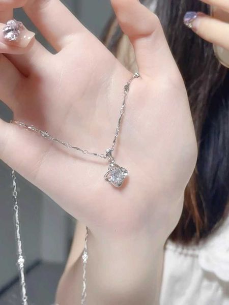 four-leaf clover necklace sterling silver 999 women's luxury small crowd pendant new popular valentine's day gift
four-leaf clover necklace sterling silver 999 women's luxury small crowd pendant new popular valentine's day gift