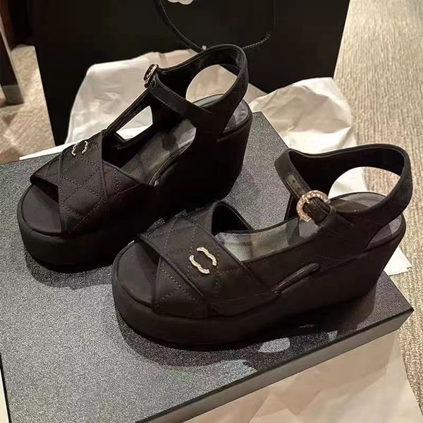 2023 europe and the united states fashion diamond leather wedge sandals women's waterproof platform increase the open toe to wear high, Black
2023 europe and the united states fashion diamond leather wedge sandals women's waterproof platform increase the open toe to wear high, Black