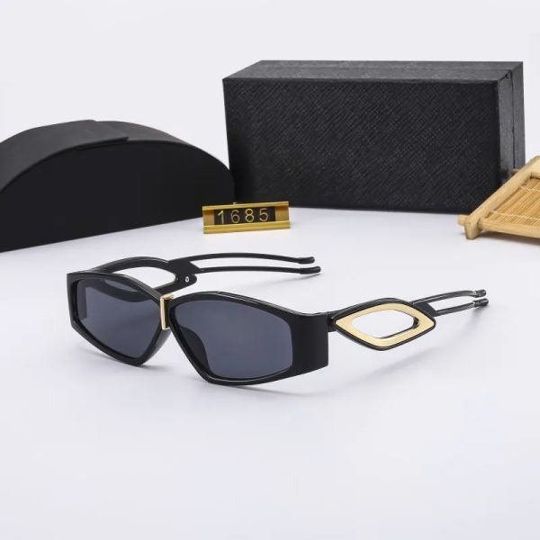 wholesale designer sunglasses luxury brand eyeglasses outdoor shades pc frame fashion classic lady polarized sunglass for women and men glas, White;black
wholesale designer sunglasses luxury brand eyeglasses outdoor shades pc frame fashion classic lady polarized sunglass for women and men glas, White;black