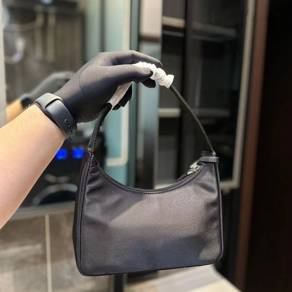 tote bag wallet designer bag re-nylon re-edition 2000 mini-bag shoulder bags luxurys handbag fashion bags size 20cm no2
tote bag wallet designer bag re-nylon re-edition 2000 mini-bag shoulder bags luxurys handbag fashion bags size 20cm no2