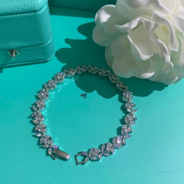 new luxurys designers bracelets for women charm bracelet trendy fashion elegant string of beads party diamond jewelry gift wholesale birthda, Golden;silver
new luxurys designers bracelets for women charm bracelet trendy fashion elegant string of beads party diamond jewelry gift wholesale birthda, Golden;silver