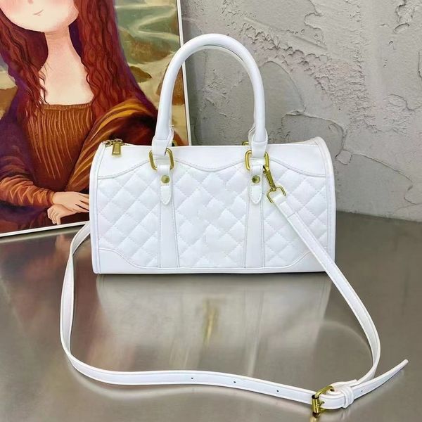 designer bag new senior handbag crossbody bag dual-use size 33*14.5*17.5cm fabric hardware is the original material star recommended shoulde
designer bag new senior handbag crossbody bag dual-use size 33*14.5*17.5cm fabric hardware is the original material star recommended shoulde