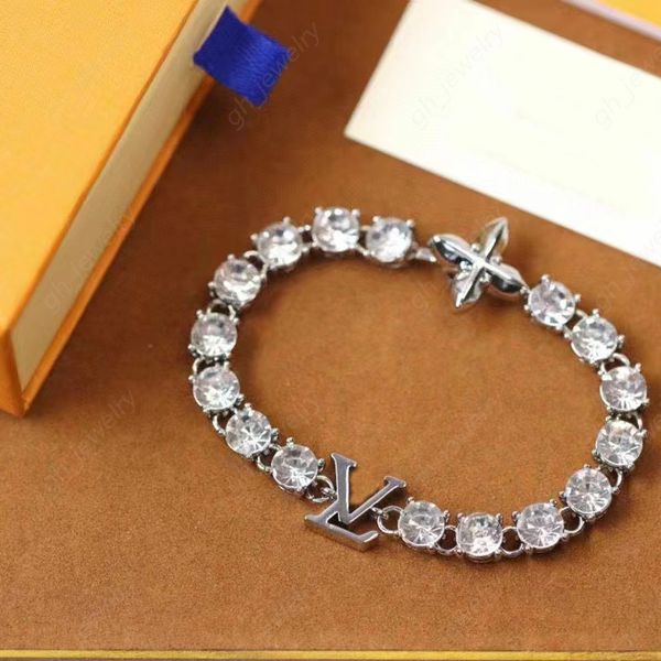 luxury designer fashion diamond charm bracelets men's and women's exquisite couple bracelets are used for wedding party lovers gif, Golden;silver
luxury designer fashion diamond charm bracelets men's and women's exquisite couple bracelets are used for wedding party lovers gif, Golden;silver
