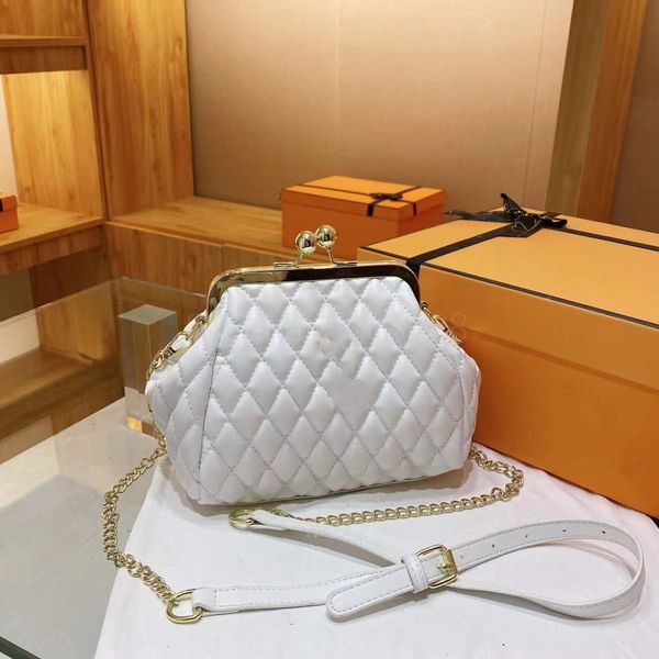 7a women's crossbody bag handbag double compartment large capacity with bronze metal rotary button design size 21*15*10cm women's
7a women's crossbody bag handbag double compartment large capacity with bronze metal rotary button design size 21*15*10cm women's