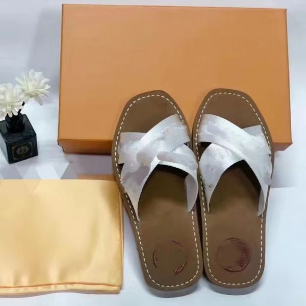 simple solid color diamond couple sandals oy13 shit feeling eva soft sole non-slip anti-odor home slippers men's and women's summe, Black
simple solid color diamond couple sandals oy13 shit feeling eva soft sole non-slip anti-odor home slippers men's and women's summe, Black