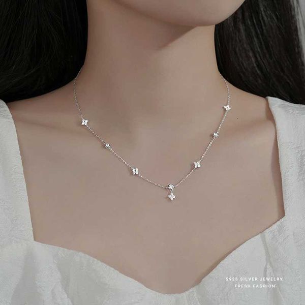 925 sterling silver necklace light luxury small crowd four-leaf clover women's advanced feeling clavicle chain long tassel
925 sterling silver necklace light luxury small crowd four-leaf clover women's advanced feeling clavicle chain long tassel
