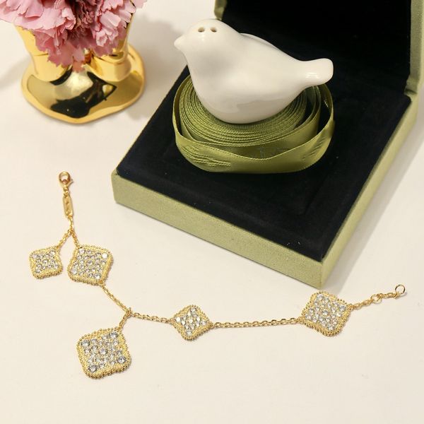 designer van clover bracelet luxury four-leaf charm bracelet women flower bracelets jewelry woman 5456, Golden;silver
designer van clover bracelet luxury four-leaf charm bracelet women flower bracelets jewelry woman 5456, Golden;silver