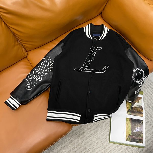 classic style brand designer jacket fashion embroidery leather stitching design us size jacket handsome mens baseball collar black jacket, Black;brown
classic style brand designer jacket fashion embroidery leather stitching design us size jacket handsome mens baseball collar black jacket, Black;brown