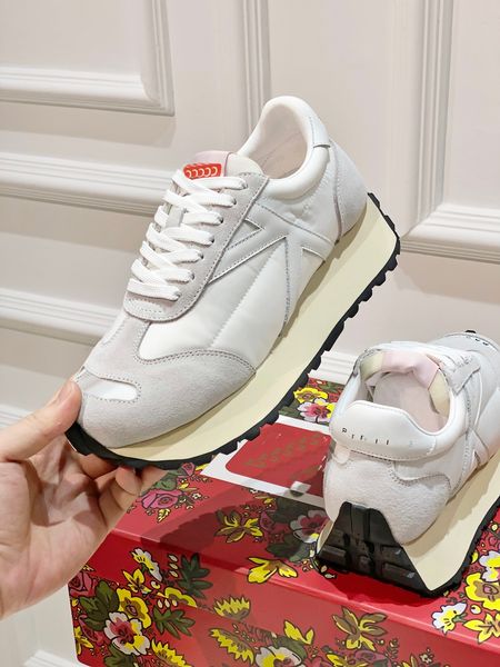 casual shoes reflective height reaction sneakers triple black white multi-color suede red blue yellow fluo tan luxury designer trainers wome
casual shoes reflective height reaction sneakers triple black white multi-color suede red blue yellow fluo tan luxury designer trainers wome