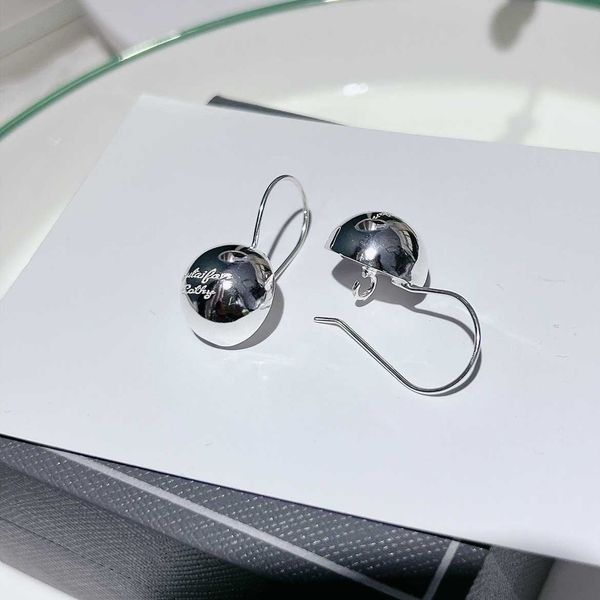 high version s925 silver sterling earrings carti hemisphere large hook ear buckle bright face simple and cool style small crowd smooth korea, Golden;silver
high version s925 silver sterling earrings carti hemisphere large hook ear buckle bright face simple and cool style small crowd smooth korea, Golden;silver