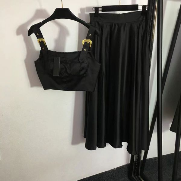 2023 designers women's two piece dress letter shirt streetwear fashion new set metal shoulder buckle high waist swing half skirt verca, White
2023 designers women's two piece dress letter shirt streetwear fashion new set metal shoulder buckle high waist swing half skirt verca, White