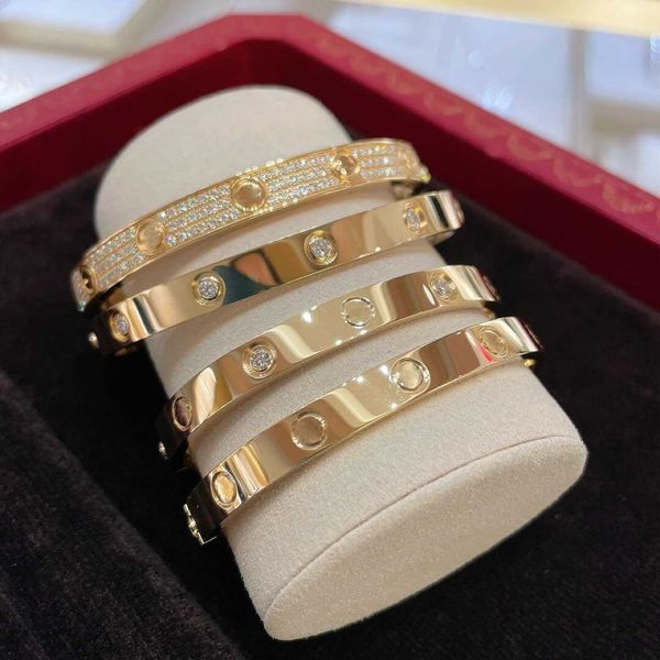 original boutique colorless 18k rose gold with diamond screw couple full sky star love light luxury valentine's day women's bracel, Black
original boutique colorless 18k rose gold with diamond screw couple full sky star love light luxury valentine's day women's bracel, Black
