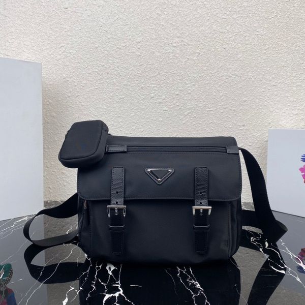 1bd953 new men's messenger bag high-end quality crossbody bag adjustable braided nylon strap upper body effect is very good capacity
1bd953 new men's messenger bag high-end quality crossbody bag adjustable braided nylon strap upper body effect is very good capacity