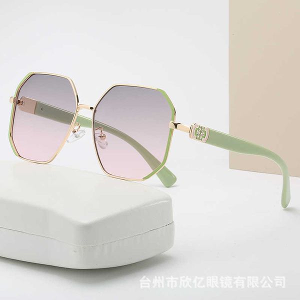2023 new polygonal metal frame gradient tone sunglasses fashion trend personality network red sunglasses, White;black
2023 new polygonal metal frame gradient tone sunglasses fashion trend personality network red sunglasses, White;black