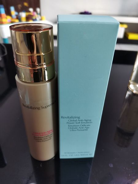brand the moisturizing cream revitalizing powder soft emulsion 100ml skincare lotion, White
brand the moisturizing cream revitalizing powder soft emulsion 100ml skincare lotion, White