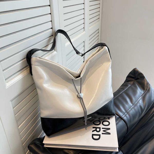 simple and versatile new super soft tote bag with niche design large capacity underarm bag single shoulder crossbody lazy bag
simple and versatile new super soft tote bag with niche design large capacity underarm bag single shoulder crossbody lazy bag