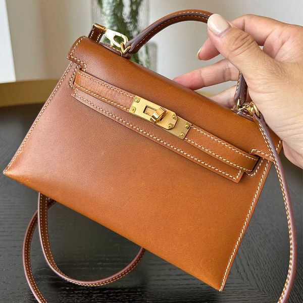 designer original hemrres tote bag handmade wax thread sewn kelys second generation mini saddle leather small one shoulder crossbody handbag
designer original hemrres tote bag handmade wax thread sewn kelys second generation mini saddle leather small one shoulder crossbody handbag