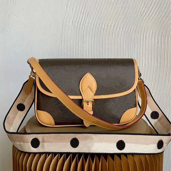 m46388 diane satchel bag with logo jacquard cross-body strap embossed leather cream baguette classic vintage cross body messenger bags purse
m46388 diane satchel bag with logo jacquard cross-body strap embossed leather cream baguette classic vintage cross body messenger bags purse