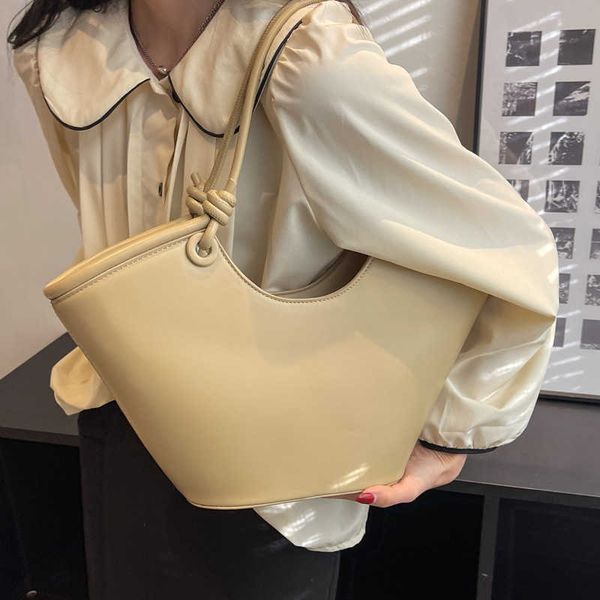 designer bag commuter large capacity tote bag for women new fashion niche design vegetable basket bag single shoulder bag big bag
designer bag commuter large capacity tote bag for women new fashion niche design vegetable basket bag single shoulder bag big bag