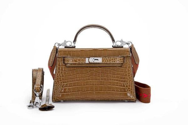 designer hemrres tote bag 2023 new crocodile pattern kelys bag style versatile leather women's shoulder fashion crossover
designer hemrres tote bag 2023 new crocodile pattern kelys bag style versatile leather women's shoulder fashion crossover