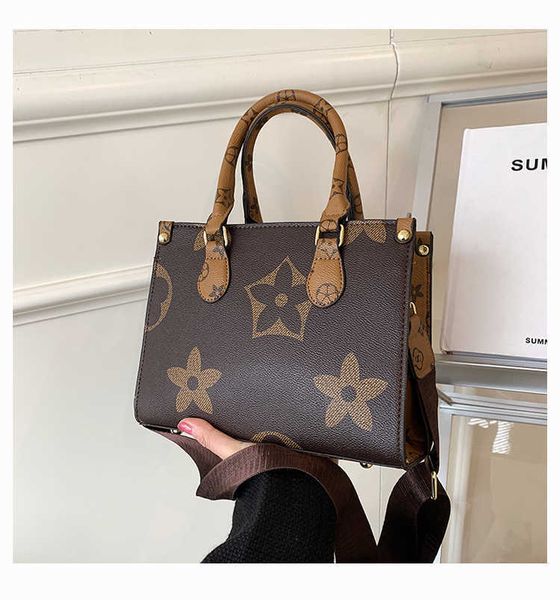 store handbag retail wholesale new trend old flower large capacity handheld bag women's fashion versatile shoulder simple wide crossbod
store handbag retail wholesale new trend old flower large capacity handheld bag women's fashion versatile shoulder simple wide crossbod