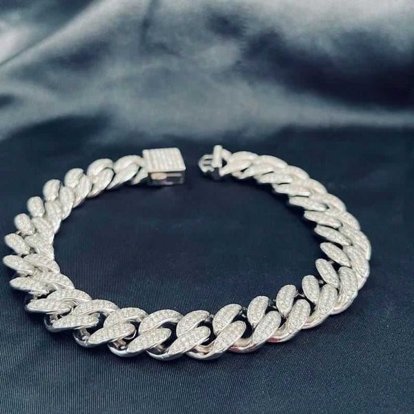 hip hop fine jewelry 12mm width 925 sterling silver necklace vvs moissanite diamond miami cuban link chain necklace
hip hop fine jewelry 12mm width 925 sterling silver necklace vvs moissanite diamond miami cuban link chain necklace