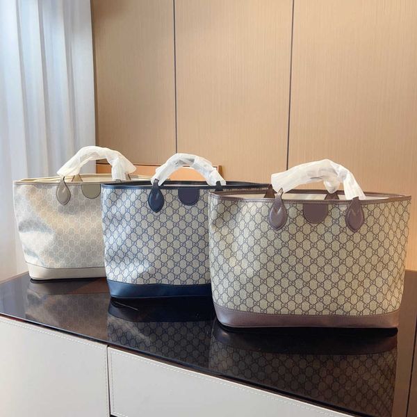 2023 plaid handbag new bag simple all-in-one travel essential style does not collide
2023 plaid handbag new bag simple all-in-one travel essential style does not collide