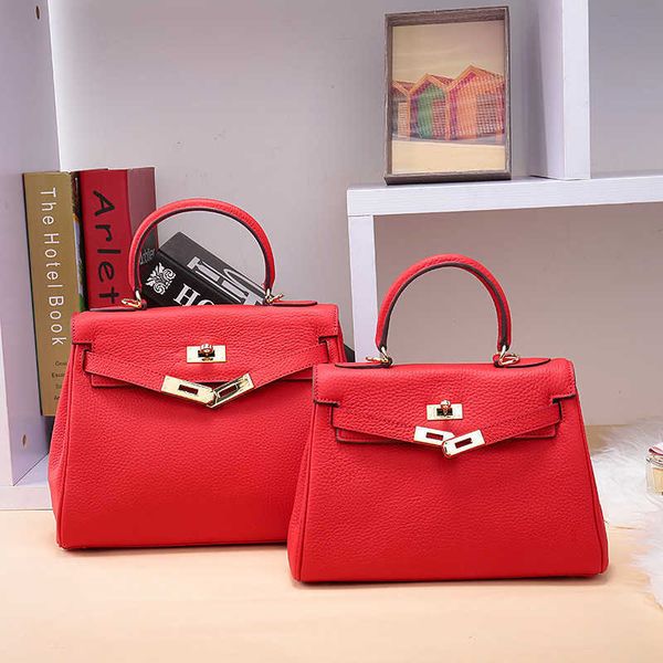 designer hemrres tote bag spring 2023 new women's litchi pattern kelys ladder lock handle fashion one shoulder diagonal straddle
designer hemrres tote bag spring 2023 new women's litchi pattern kelys ladder lock handle fashion one shoulder diagonal straddle