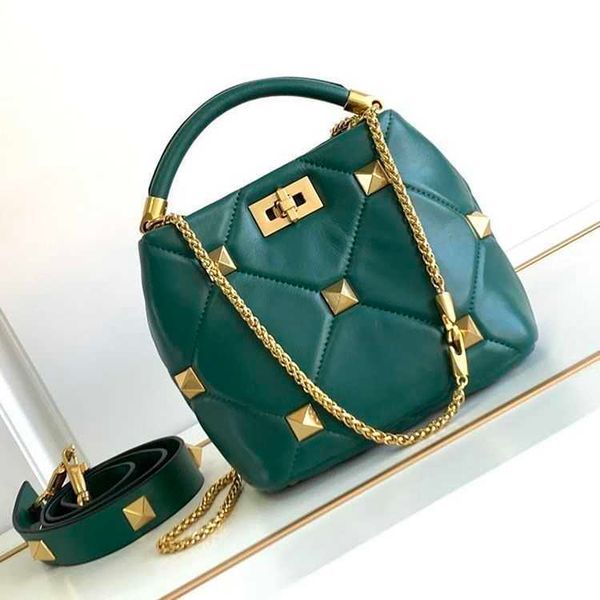 valentiino evening purse bag designer bags high bucket lady with rivet design handbag commuting single shoulder crossbody ethnic style leisu
valentiino evening purse bag designer bags high bucket lady with rivet design handbag commuting single shoulder crossbody ethnic style leisu