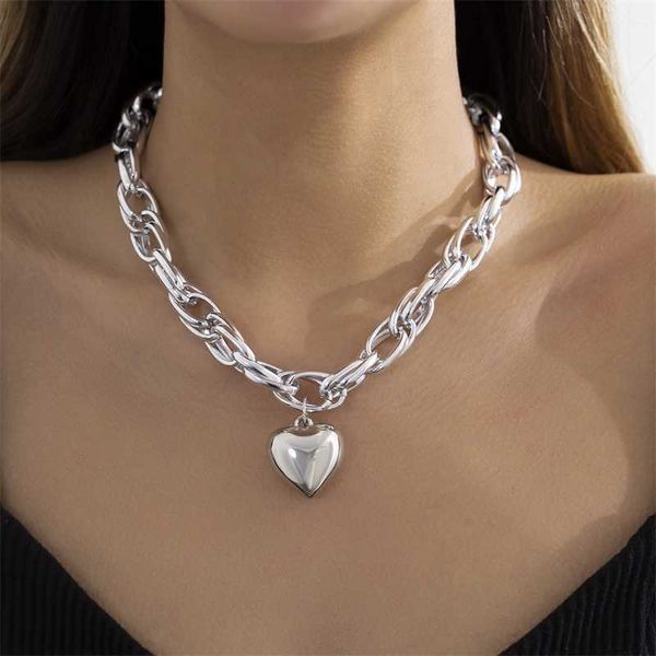 pendant necklaces hip hop thick cross chain with heart necklace for women chunky short choker collar 2023 fashion jewelry on neck 230613, Silver
pendant necklaces hip hop thick cross chain with heart necklace for women chunky short choker collar 2023 fashion jewelry on neck 230613, Silver