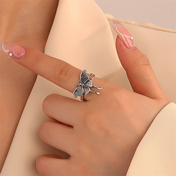 Animal Bat Model Rings Female Gothic Dark Metal Finger Ring European Punk Silver Hand Jewelry Halloween Party
Animal Bat Model Rings Female Gothic Dark Metal Finger Ring European Punk Silver Hand Jewelry Halloween Party