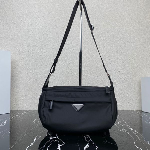 2vh994 new men's chest bag high-end quality crossbody bag nylon material casual style all handsome and practical when the underarm bag
2vh994 new men's chest bag high-end quality crossbody bag nylon material casual style all handsome and practical when the underarm bag