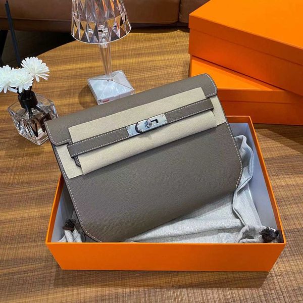 original designer hemrres tote bag branded killer kelys dual use one shoulder handheld new fashion versatile palm pattern men's and wom
original designer hemrres tote bag branded killer kelys dual use one shoulder handheld new fashion versatile palm pattern men's and wom