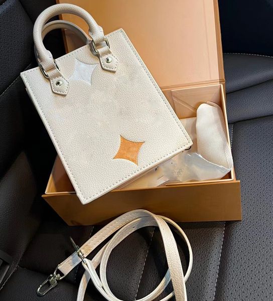 luxurys tote bag handbags shopping bags fashion flower leather handbags designer crossbody bag shoulder bag womens purses gradient embossed
luxurys tote bag handbags shopping bags fashion flower leather handbags designer crossbody bag shoulder bag womens purses gradient embossed