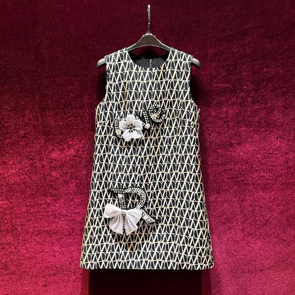european and american women's dress 2023 summer new style round neck sleeveless applique beaded letters fashion jacquard dress, Black;gray
european and american women's dress 2023 summer new style round neck sleeveless applique beaded letters fashion jacquard dress, Black;gray
