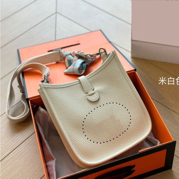 real cowhide bag shoulder strap bag womens one shoulder crossbody bag designer bag handbag ribbon decoration handbag luxury shopping bag lea
real cowhide bag shoulder strap bag womens one shoulder crossbody bag designer bag handbag ribbon decoration handbag luxury shopping bag lea