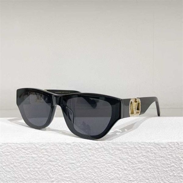 2023 new warren net red same personalized letter women's versatile fashion sunglasses va1118, White;black
2023 new warren net red same personalized letter women's versatile fashion sunglasses va1118, White;black