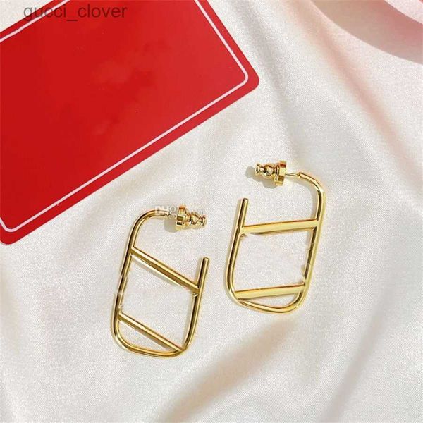 new v letter retro earrings circle gold fashion new net celebrity round face temperament ins alliance the same style earpiece fashion jewelr, Golden;silver
new v letter retro earrings circle gold fashion new net celebrity round face temperament ins alliance the same style earpiece fashion jewelr, Golden;silver