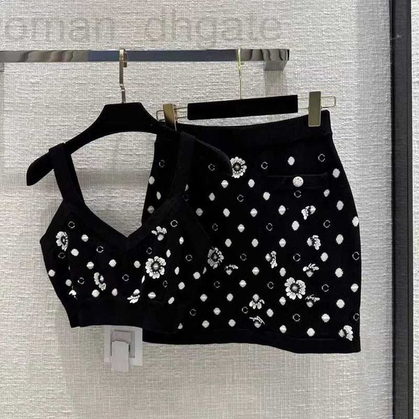 two piece dress designer chan home 2023 new summer women's sets fashion vest short skirt womens grade knitting flower suit birthday mot, White
two piece dress designer chan home 2023 new summer women's sets fashion vest short skirt womens grade knitting flower suit birthday mot, White