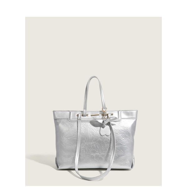 niche bag for women's summer new single shoulder underarm bag for commuting to work large capacity tote bag
niche bag for women's summer new single shoulder underarm bag for commuting to work large capacity tote bag