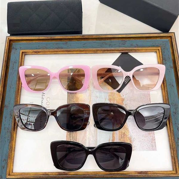 2023 new xiaoxiang women's net red personalized fashion 5504 large frame thin face sunglasses, White;black
2023 new xiaoxiang women's net red personalized fashion 5504 large frame thin face sunglasses, White;black