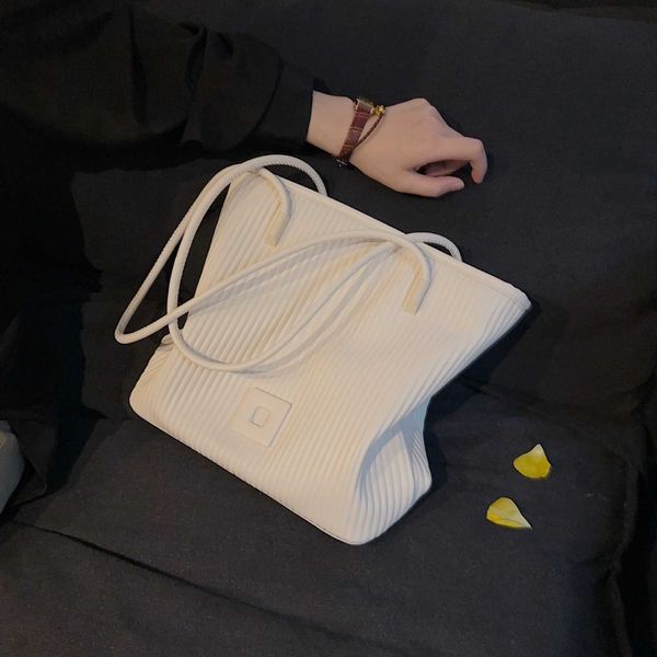 midnight flight cream tote bag for women spring/summer popular stylish versatile handbag one shoulder women's bag
midnight flight cream tote bag for women spring/summer popular stylish versatile handbag one shoulder women's bag