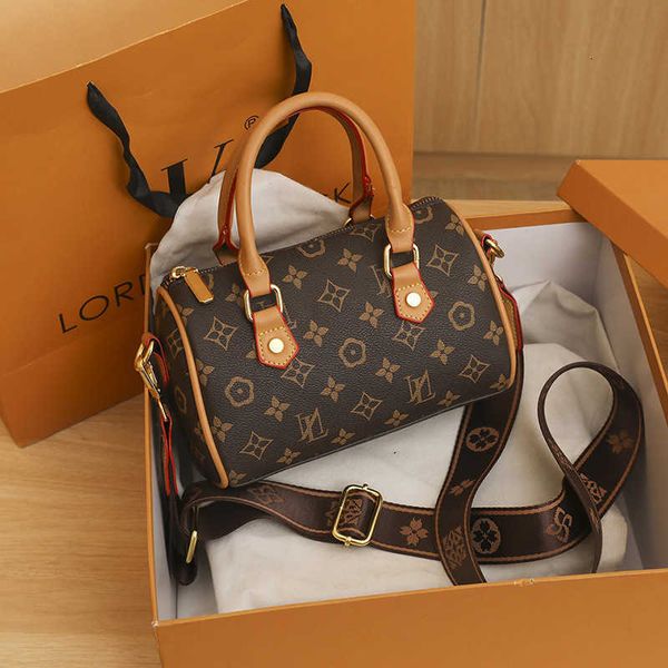 shop-designed bags are sold y women's 2023 new bag fashion print handheld large capacity simple single shoulder crossbody chain
shop-designed bags are sold y women's 2023 new bag fashion print handheld large capacity simple single shoulder crossbody chain