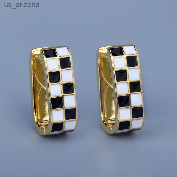 classic new women's fashion jewelry checkerboard simple black and white plaid earrings hand enamel stud earrings l230620, Golden;silver
classic new women's fashion jewelry checkerboard simple black and white plaid earrings hand enamel stud earrings l230620, Golden;silver