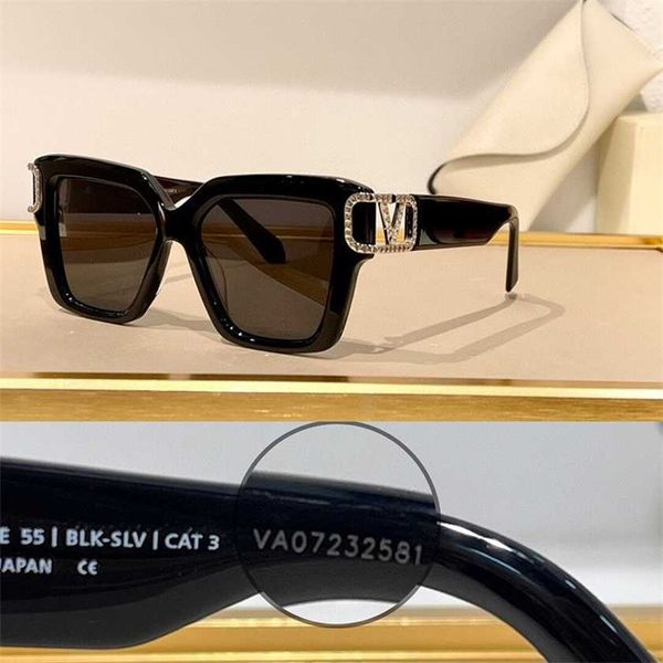 sunglasses 2023 new thick board frame universal box men sun and uv resistant sunglasses for women, White;black
sunglasses 2023 new thick board frame universal box men sun and uv resistant sunglasses for women, White;black