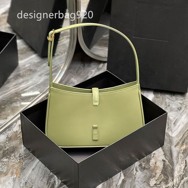 pochette cleo luxury handbags designer bags bagtote bag softail slim saddlebags over the shoulder bags smooth leather solid color size 25cm
pochette cleo luxury handbags designer bags bagtote bag softail slim saddlebags over the shoulder bags smooth leather solid color size 25cm